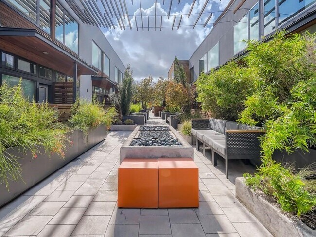 Foto del edificio - 2002 E 7th St