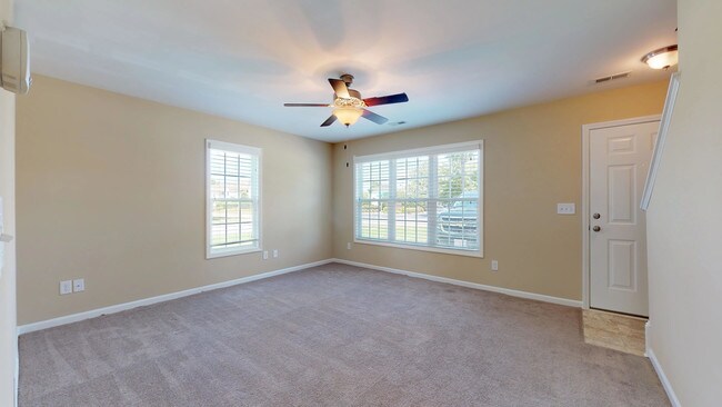 Foto del edificio - 1000 Spring Forest Rd