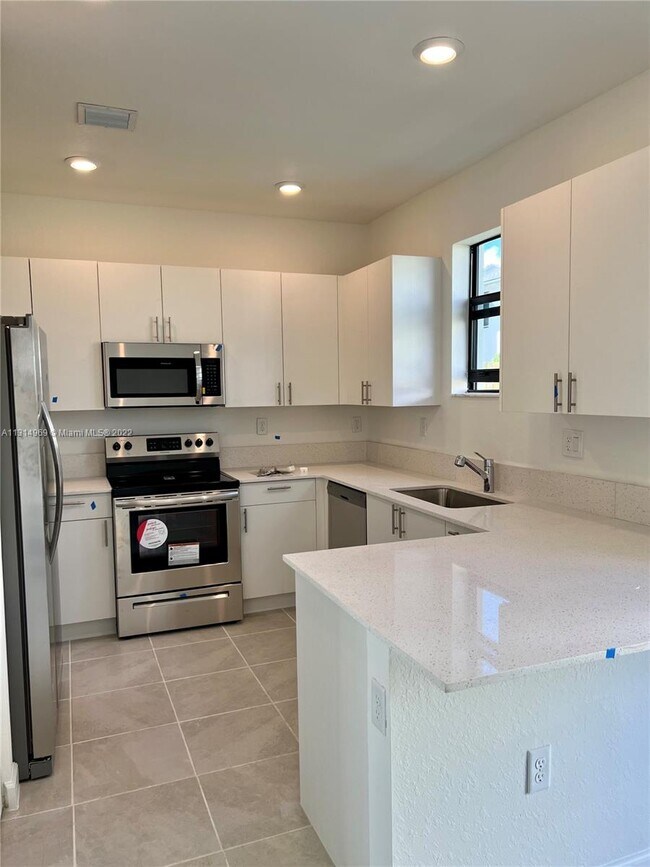 Building Photo - 28534 SW 134th Ave