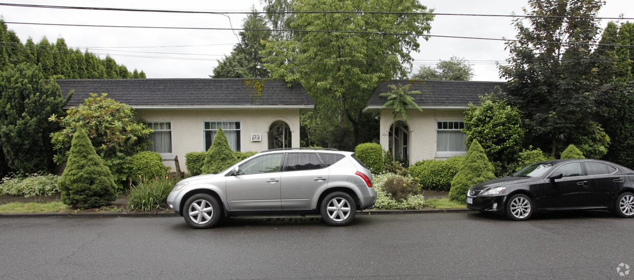 Primary Photo - 3610-3622 SE Harrison St