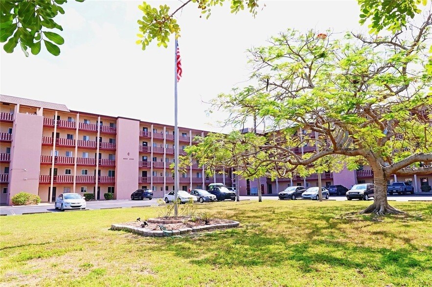 Primary Photo - 4109 Lake Bayshore Dr