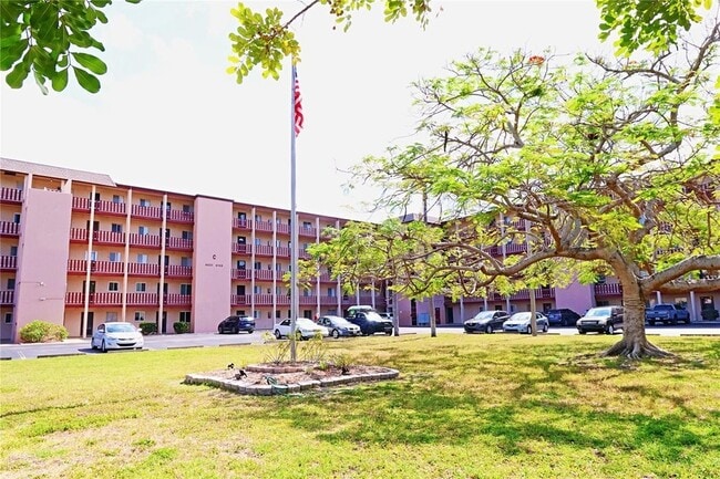 Photo - 4111 Lake Bayshore Dr Apartment