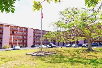 Building Photo - 4109 Lake Bayshore Dr