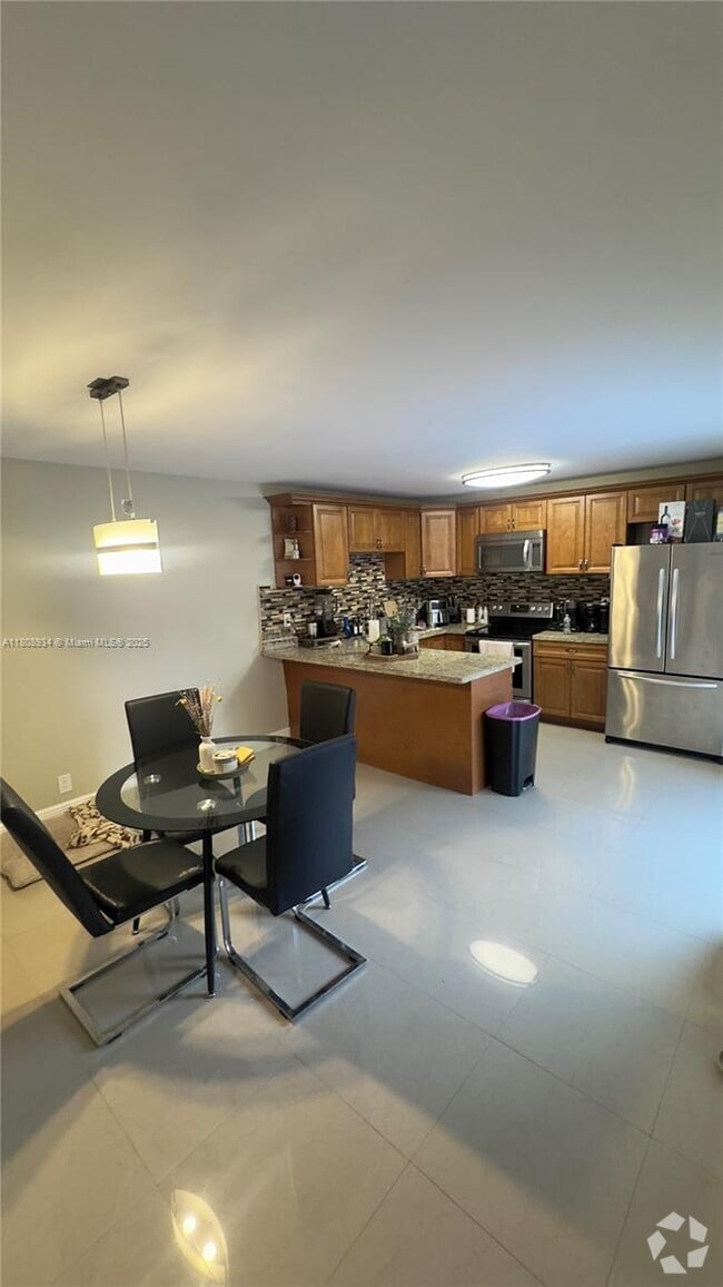 Building Photo - 9100 SW 22nd Ct