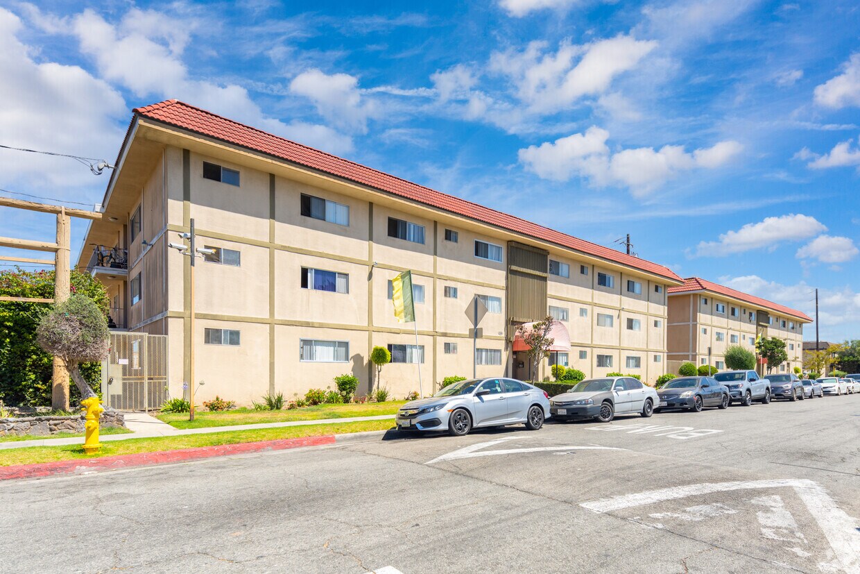 Village Pointe Apartments Apartments 13300 Doty Ave Hawthorne, CA