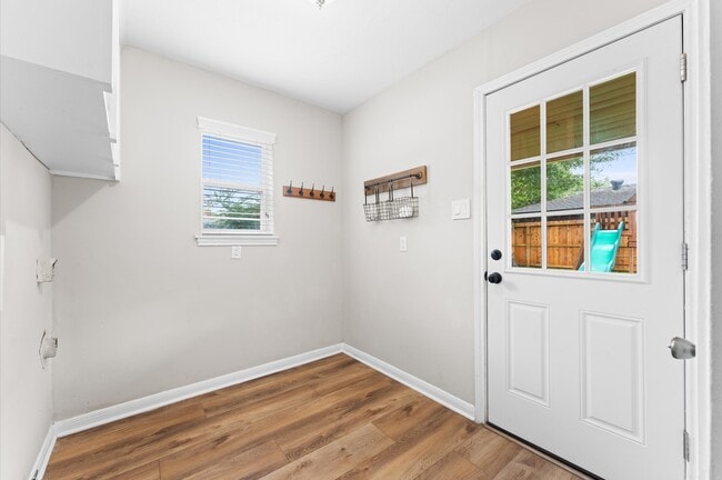 Building Photo - 9407 Brooding Oak Cir