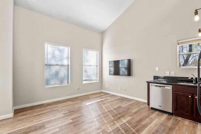Foto del edificio - Roosevelt West Townhomes