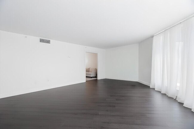 Foto del edificio - 2565 S Ocean Blvd
