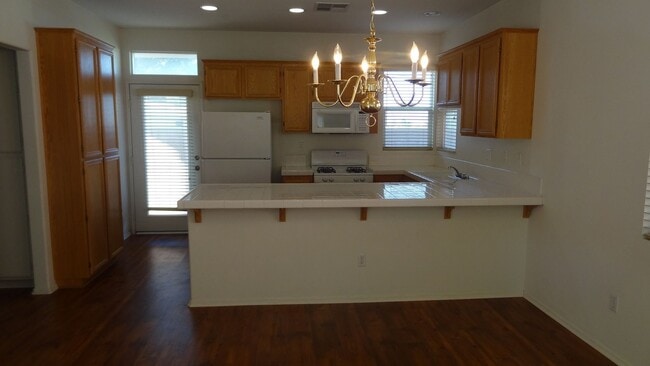 Building Photo - Beautiful Loma Linda Home with 3 Master Bedrooms with own Bathrooms