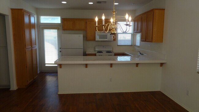 Foto del edificio - Beautiful Loma Linda Home with 3 Master Bedrooms with own Bathrooms
