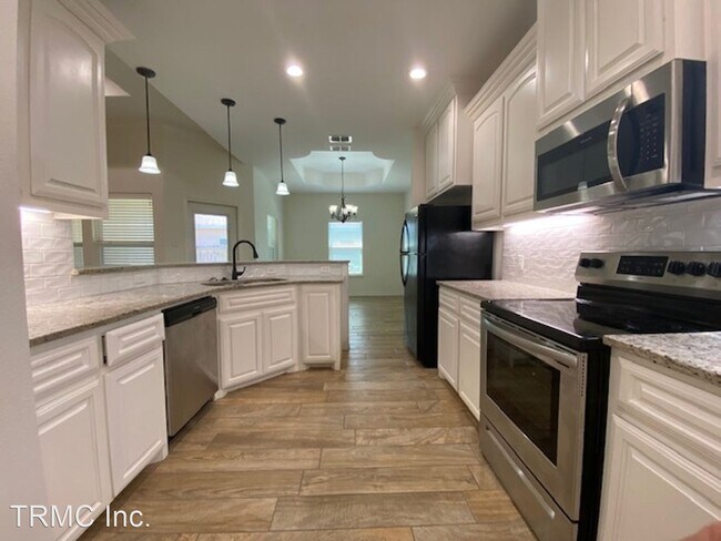 Building Photo - 2 br, 2 bath House - 7705 NATHAN LANE CHIC...
