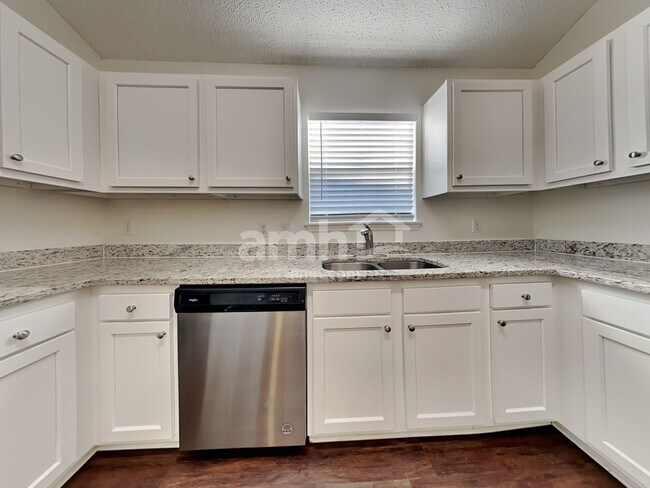 Building Photo - 2128 W Lymington Way