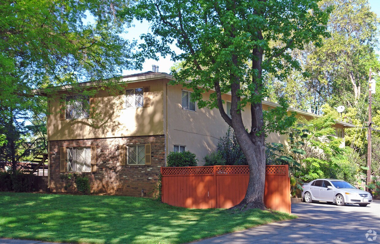 Building Photo - 5481 Carlson Dr