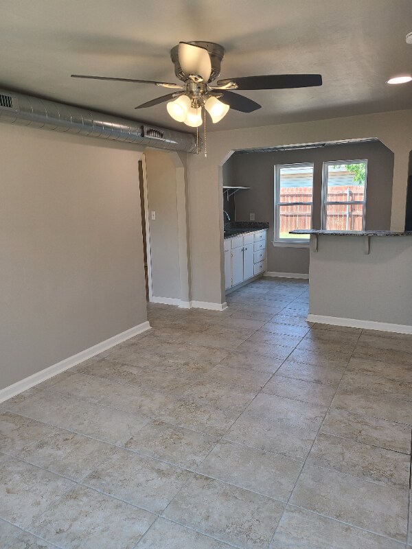 Primary Photo - 2211 N Classen Blvd