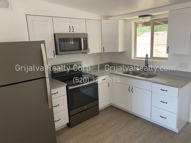 Foto del edificio - 3404-3406 E Glenn St