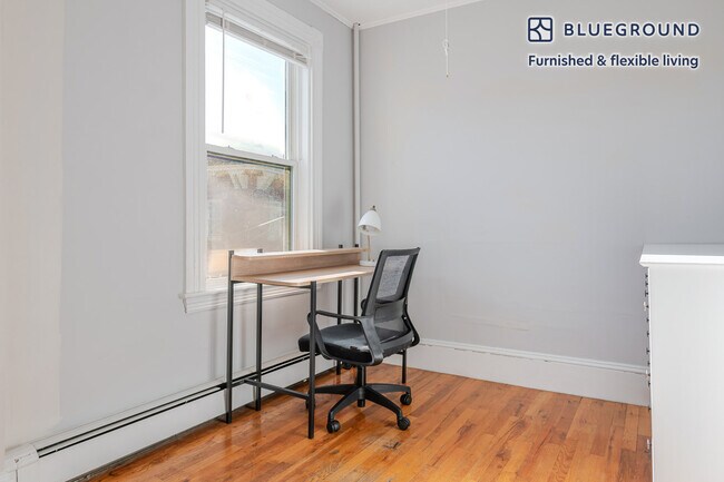 Building Photo - 4 Sherman St