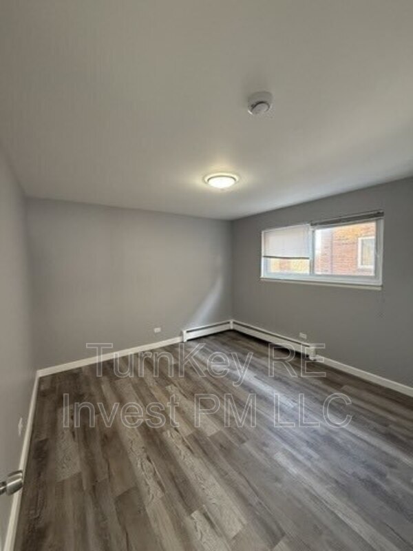 Foto del edificio - 1685 Harbor Ave