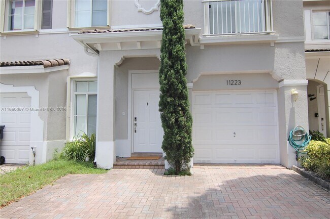 Foto del edificio - 11223 NW 57th Ln