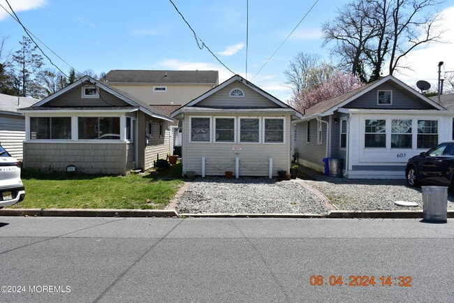 Building Photo - 605 Central Ave