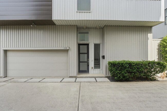Foto del edificio - 1155 W 17th St