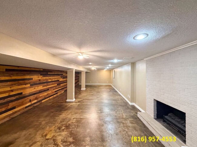 Foto del edificio - 4321 NW Briarcliff Ln