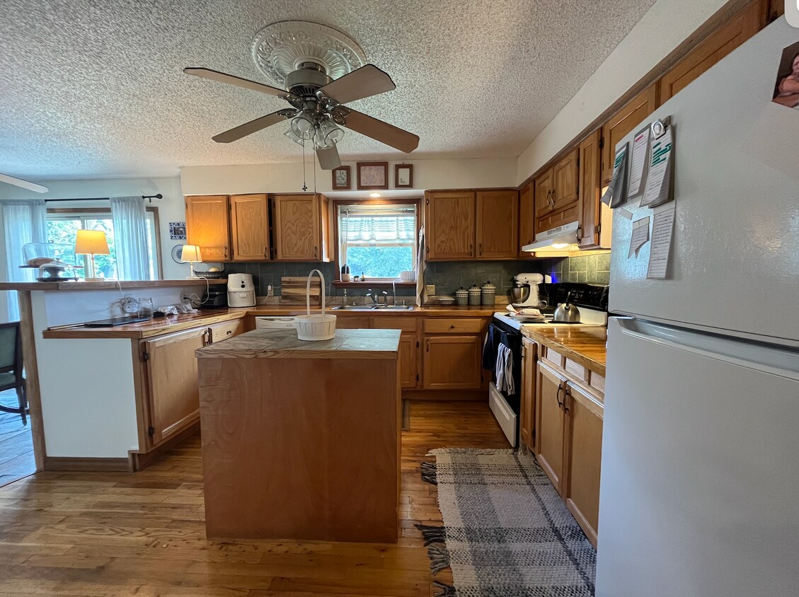 Foto principal - 15083 S Waco Ave
