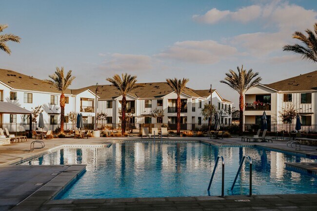 Foto del edificio - Park West at Stockdale River Ranch