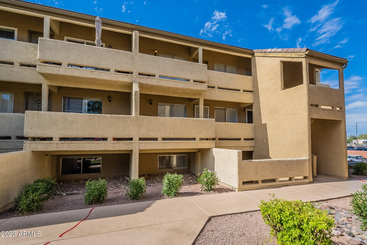 Foto principal - 1331 W Baseline Rd