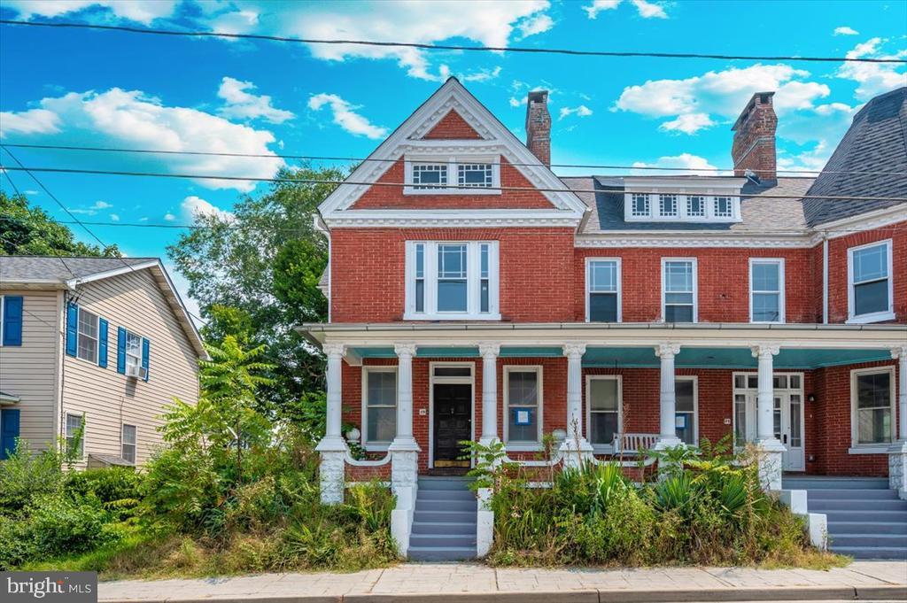 Foto principal - 19 S Main St
