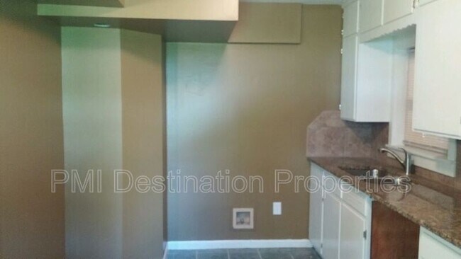 Foto del edificio - 3748 N Prospect Ave