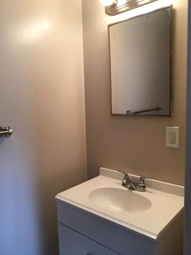 Foto del edificio - New 2 bedroomSouth Side House