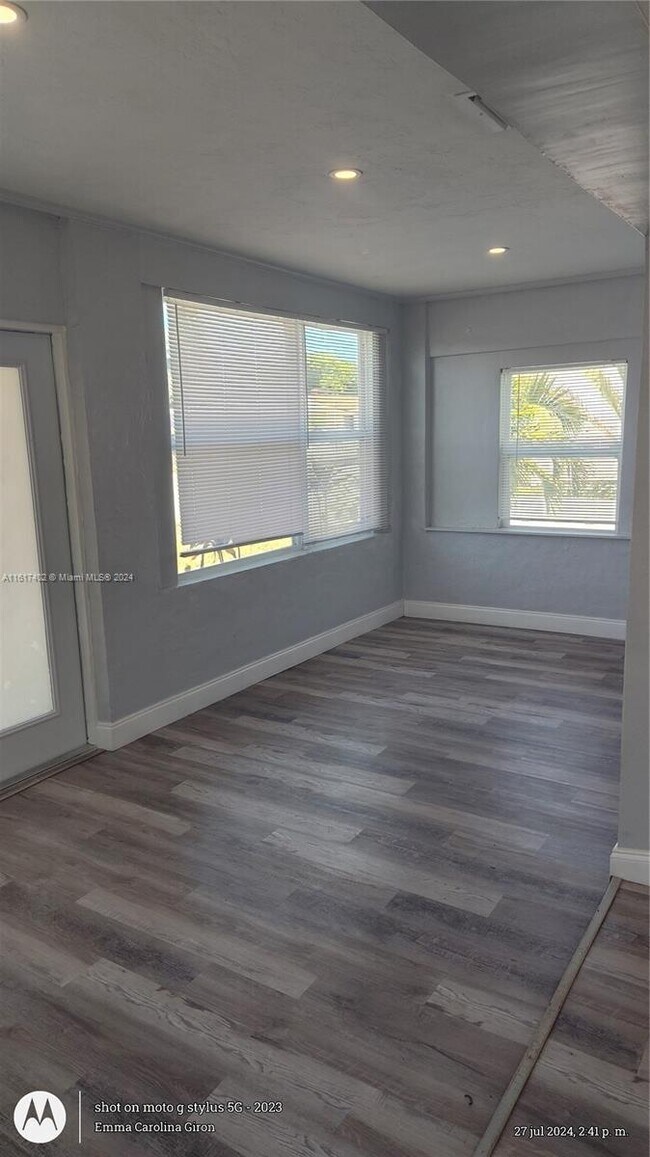 Foto del edificio - 173 W 16th St