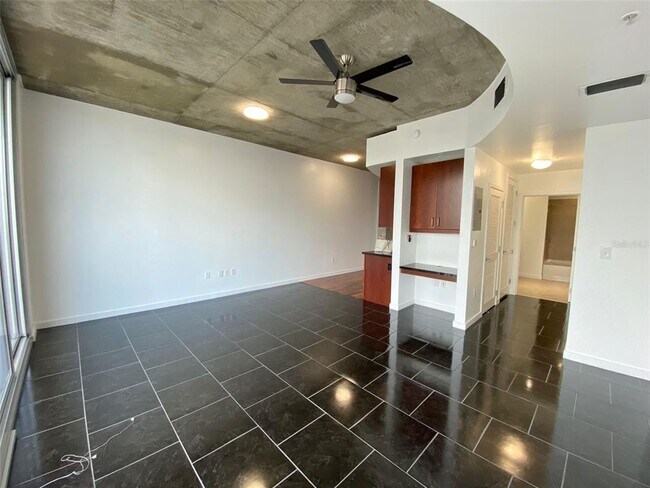 Foto del edificio - 155 S Court Ave