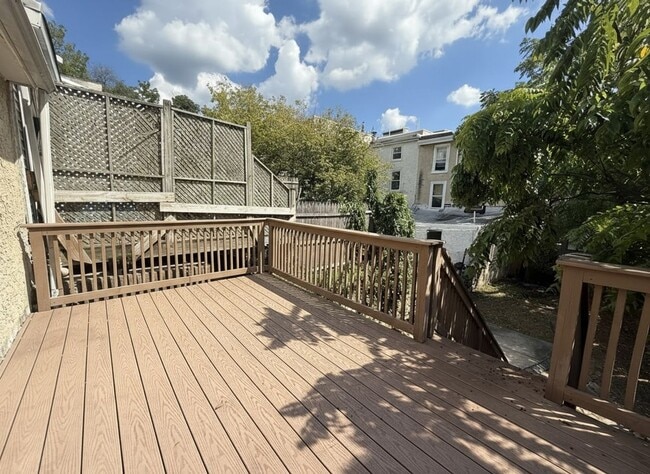 Building Photo - Spacious 4-Bedroom Home with Modern Update...