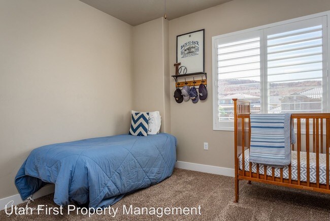 Foto del edificio - 4 br, 3.5 bath House - 2751 E Auburn Drive