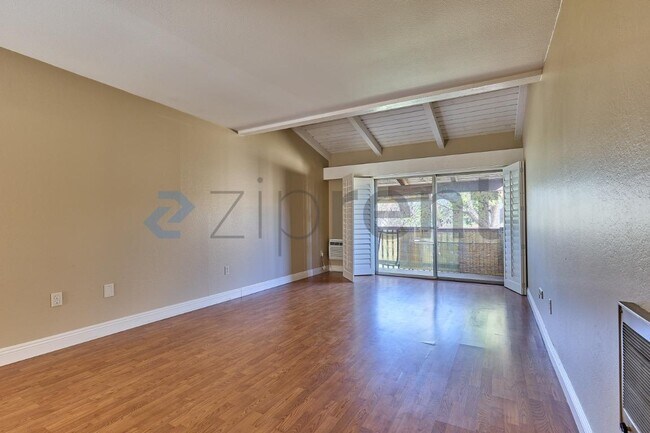 Foto del edificio - 1010 W MacArthur Blvd