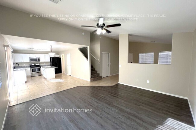 Building Photo - 1551 E Betsy Ln