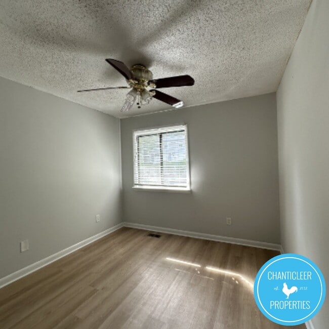 Foto del edificio - 7314 Sandy Creek Dr