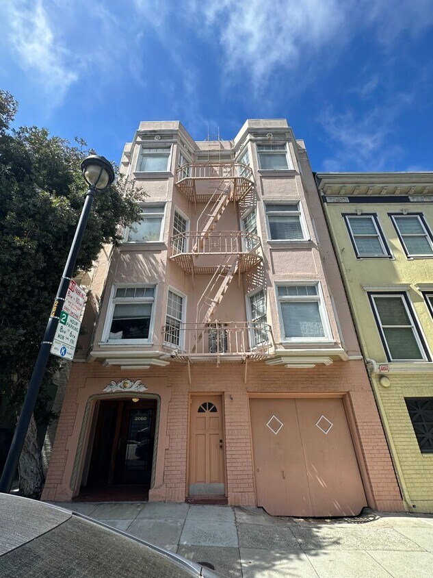 2060 Green Street Apartment for Rent in San Francisco, CA