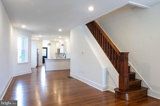 Foto del edificio - 5510 Larchwood Ave