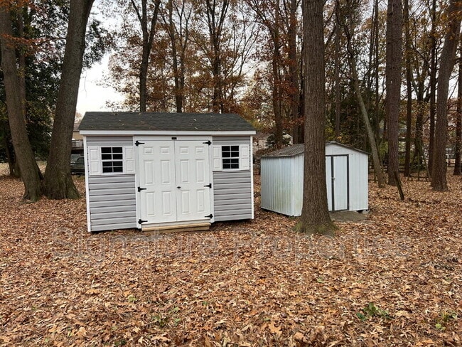 Foto del edificio - 6301 Morning Glory Rd