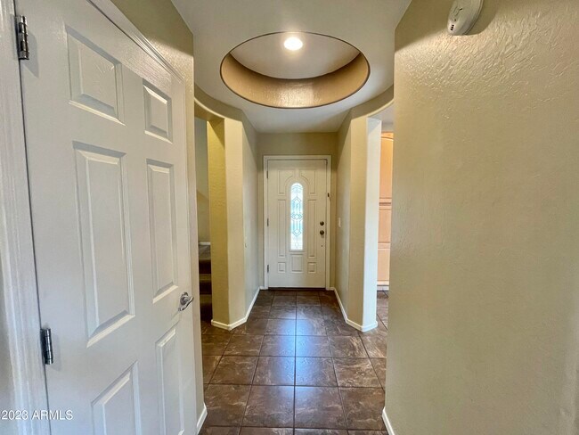 Foto del edificio - 14214 W Country Gables Dr