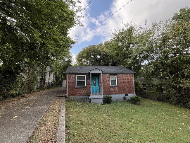 Foto del edificio - Prime East Nashville Living!