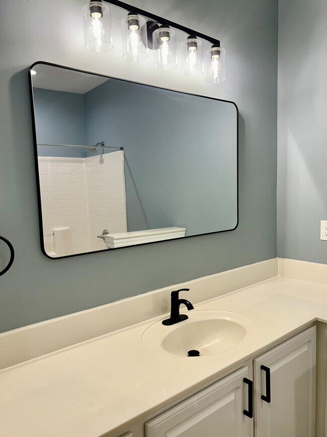 Foto del edificio - 110 Fountain Pointe Ln