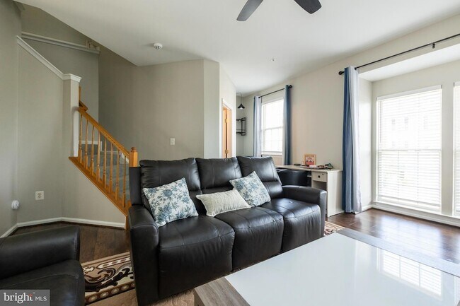 Foto del edificio - 4004 Meadow Trail Ln