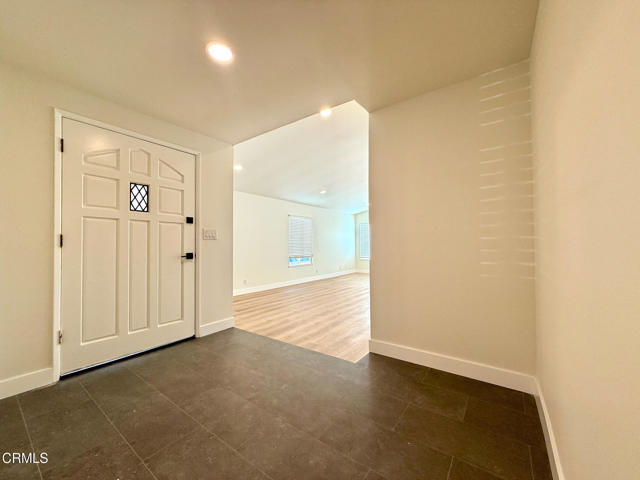 Foto del edificio - 532 Village Rd