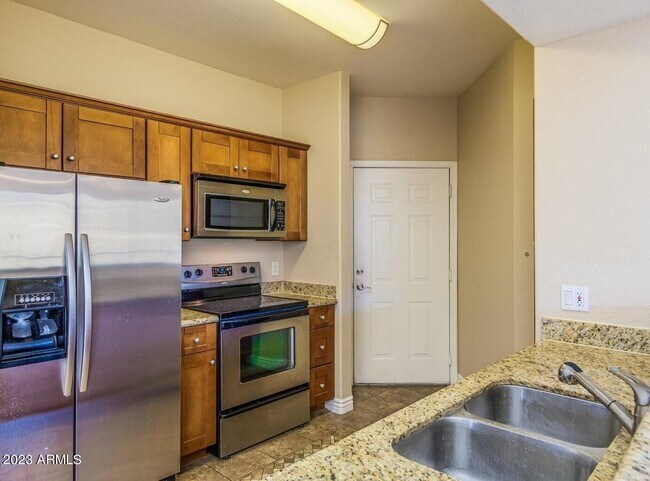 Building Photo - 13700 Fountain Hills Blvd