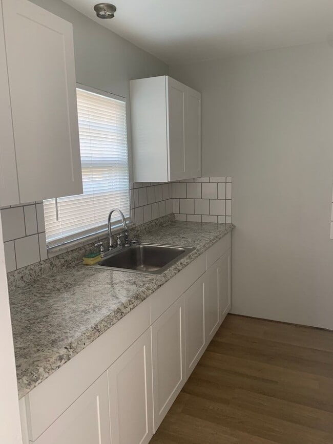 Building Photo - Vero Beach 2 Bedroom 1 Bath