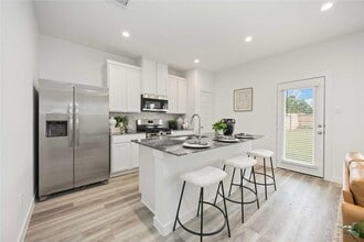 Building Photo - 10305 Penryn Frst Trl