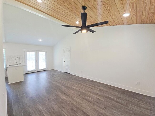 Building Photo - 6103 Calmar Cove